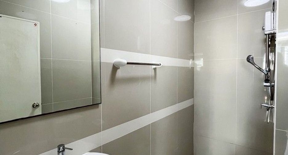 For sale 4 bedrooms townhouse in Bang Phli, Samut Prakan