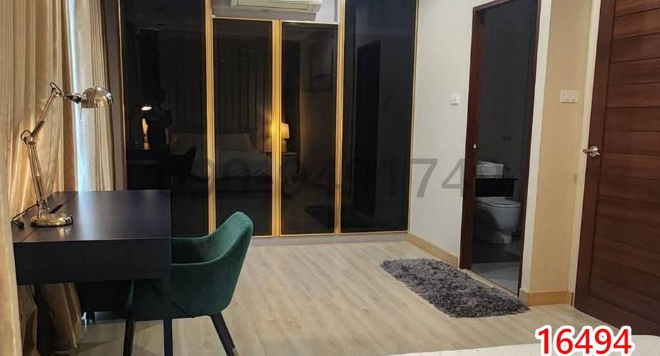 For rent 4 bedrooms retail Space in Lat Phrao, Bangkok