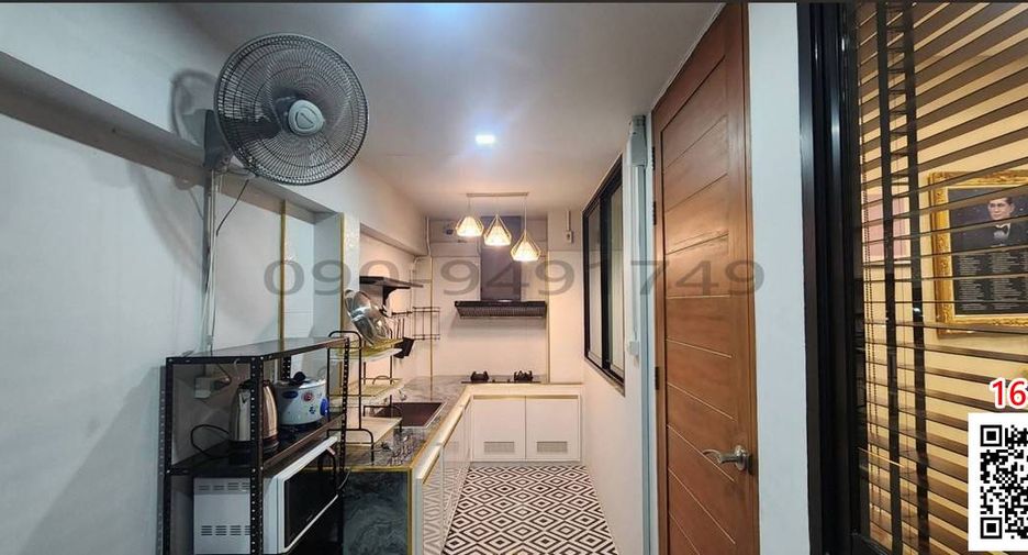 For rent 4 bedrooms retail Space in Lat Phrao, Bangkok