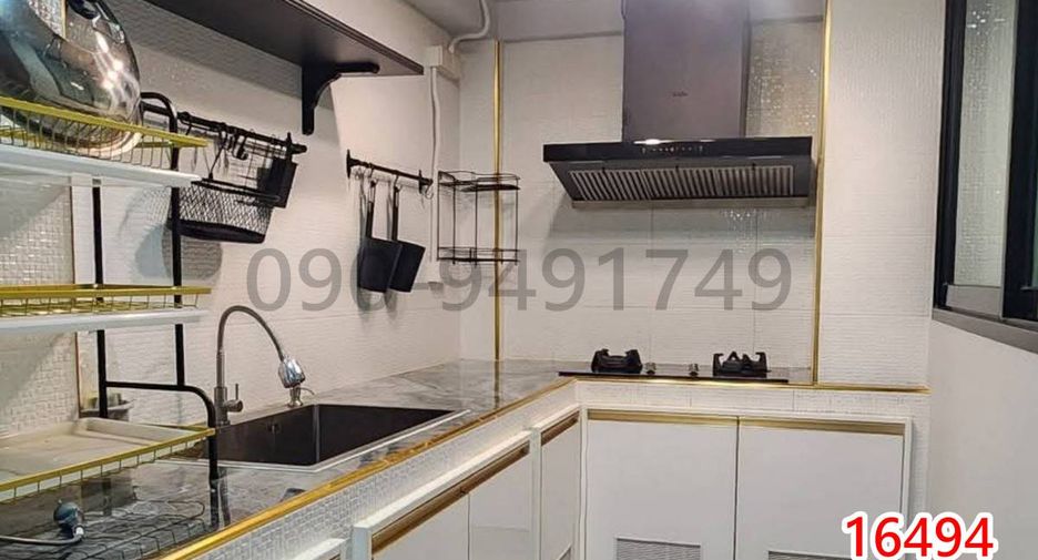 For rent 4 bedrooms retail Space in Lat Phrao, Bangkok