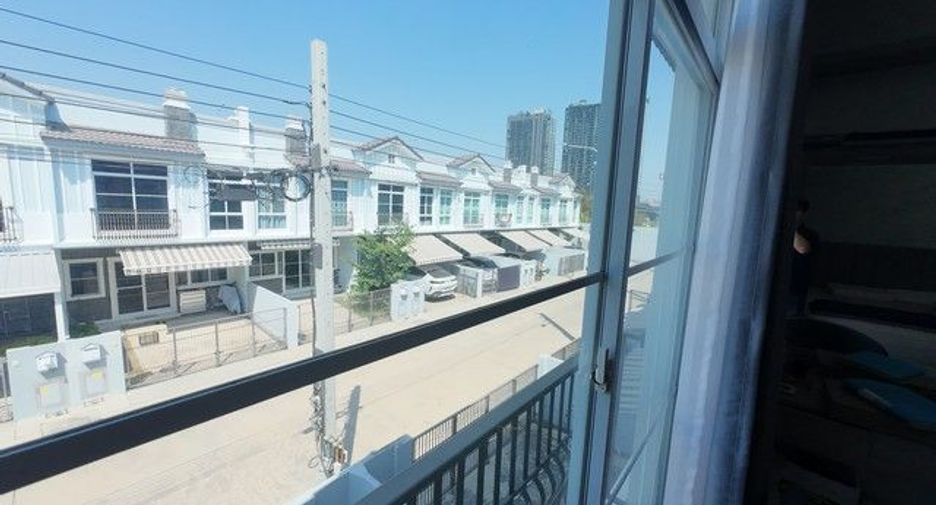 出售 2 卧室 联排别墅 在 Bang Phli, Samut Prakan
