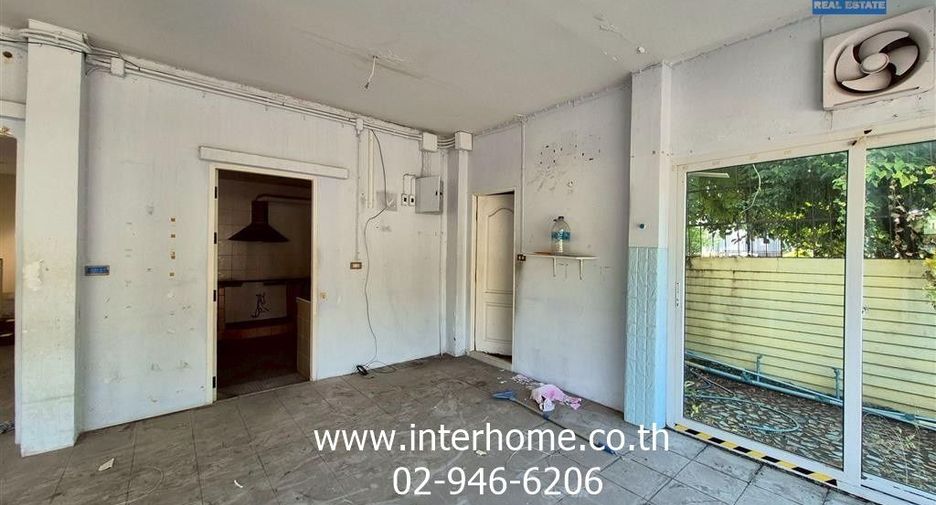 Casa en venta de 4 habitaciones en Saphan Sung, Bangkok