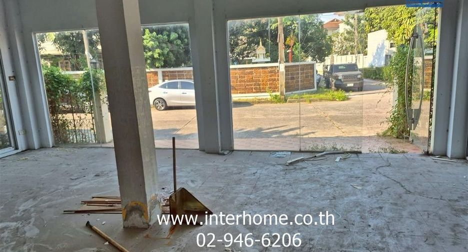 Casa en venta de 4 habitaciones en Saphan Sung, Bangkok