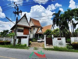 For sale 4 ベッドルーム house in Sam Phran, Nakhon Pathom