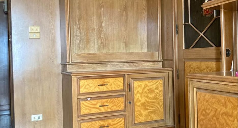 For sale 1 bed condo in Phra Khanong, Bangkok