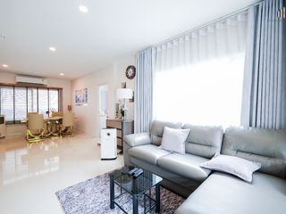 Haus zum Kauf mit 4 Zimmer in Bang Khae, Bangkok