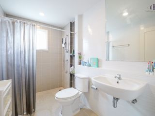 Haus zum Kauf mit 4 Zimmer in Bang Khae, Bangkok