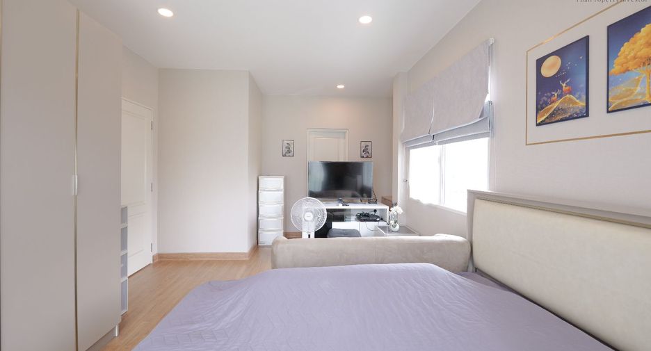 Haus zum Kauf mit 4 Zimmer in Bang Khae, Bangkok