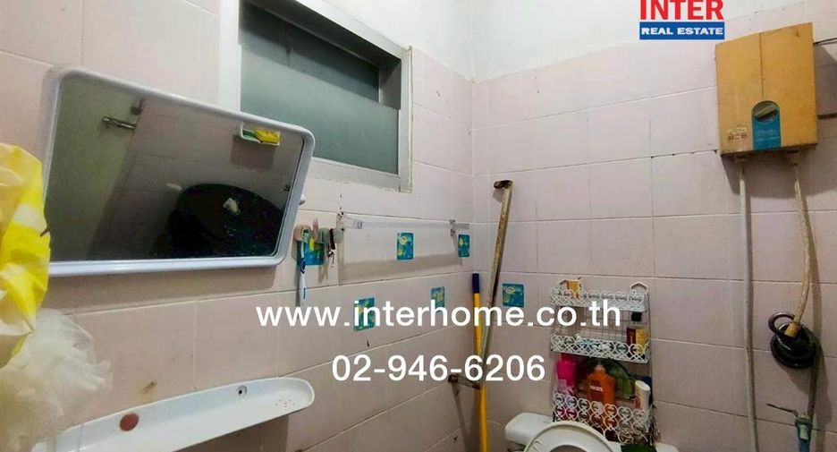 For sale 2 bedrooms townhouse in Mueang Pathum Thani, Pathum Thani