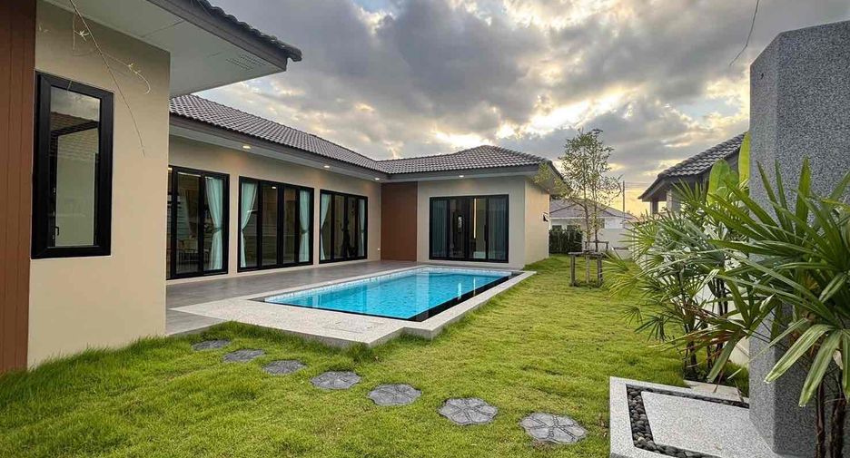 For rent 3 bedrooms villa in Bang Lamung, Chonburi