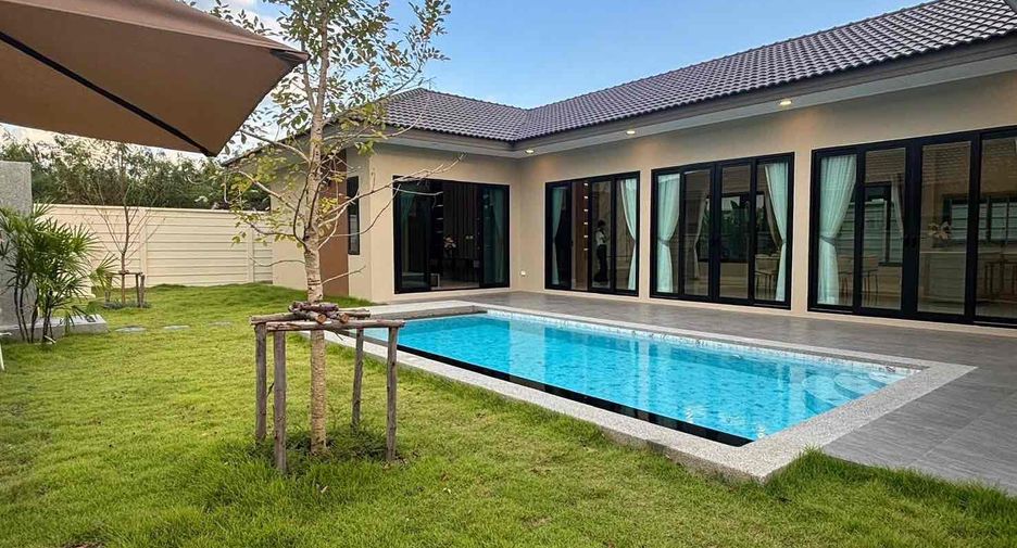 For rent 3 bedrooms villa in Bang Lamung, Chonburi