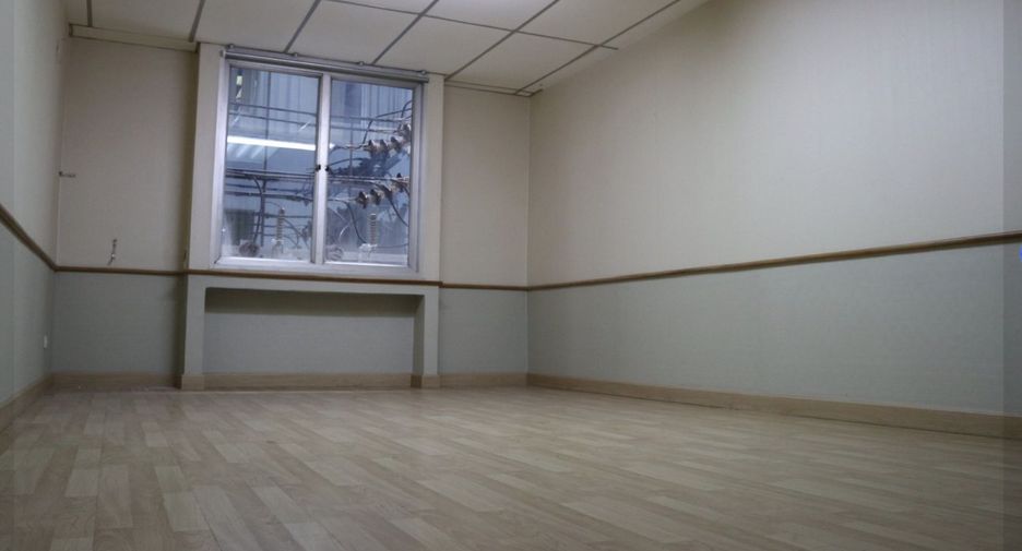 For sale retail Space in Huai Khwang, Bangkok
