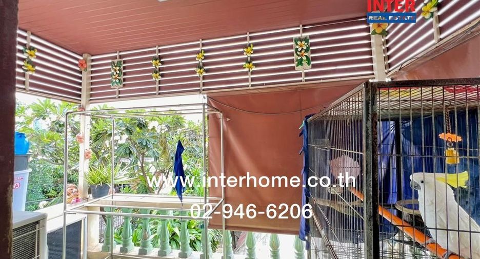 For sale 5 bedrooms retail Space in Huai Khwang, Bangkok