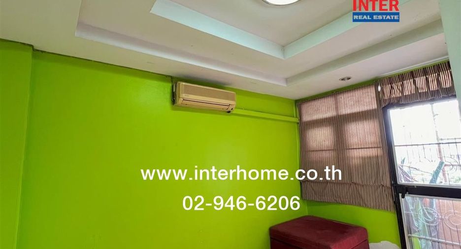For sale 5 bedrooms retail Space in Huai Khwang, Bangkok