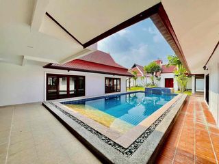 Villa zur Miete mit 6 Zimmer in Bang Lamung, Chonburi