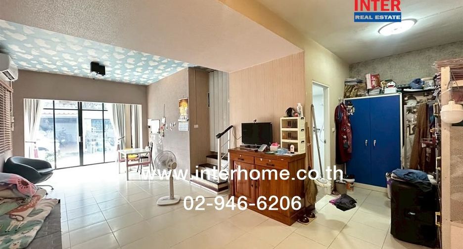 À vendre 2 chambres maison de ville à Khlong Luang, Pathum Thani