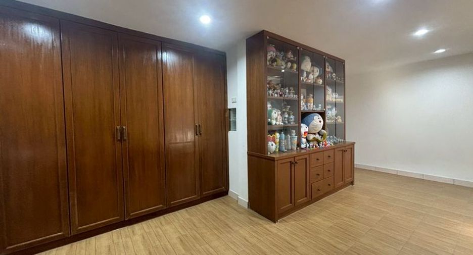 出售 4 卧室 独立屋 在 Mueang Chiang Mai, Chiang Mai