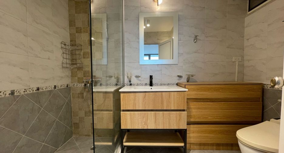 Wohnung zur Miete mit 3 Zimmer in Watthana, Bangkok