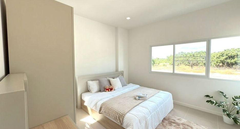 For sale 3 bedrooms house in Mueang Lamphun, Lamphun