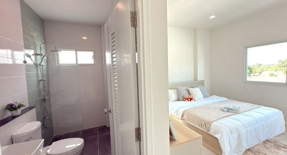 For sale 3 bedrooms house in Mueang Lamphun, Lamphun