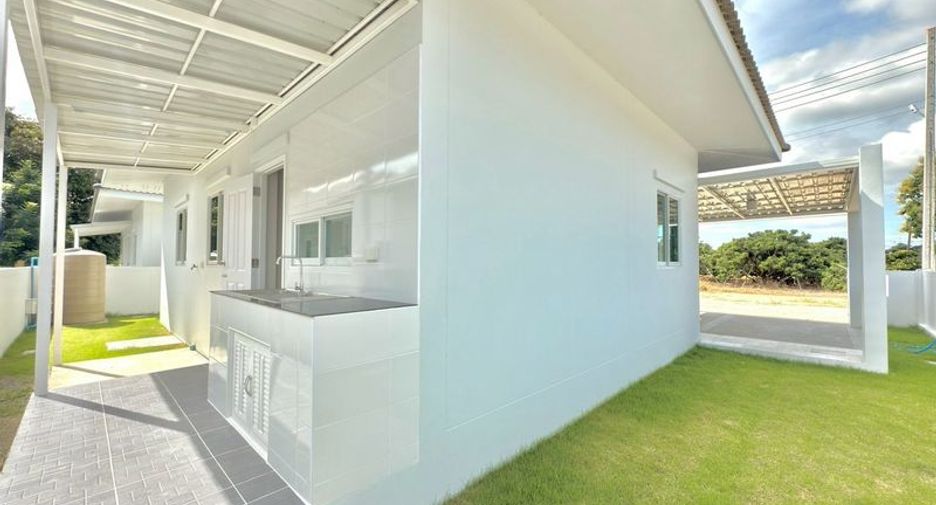For sale 3 bedrooms house in Mueang Lamphun, Lamphun