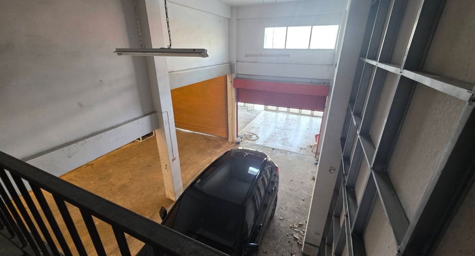For sale 6 bedrooms retail Space in Sai Mai, Bangkok