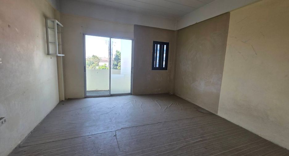 For sale 6 bedrooms retail Space in Sai Mai, Bangkok