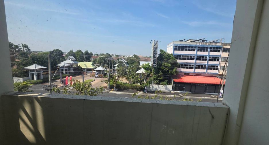For sale 6 bedrooms retail Space in Sai Mai, Bangkok