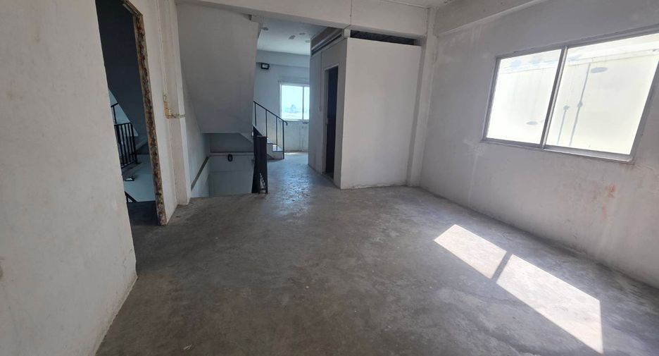 For sale 6 bedrooms retail Space in Sai Mai, Bangkok