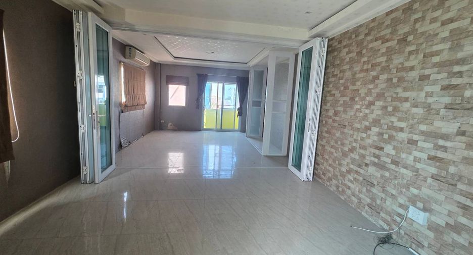 For sale 6 bedrooms retail Space in Sai Mai, Bangkok
