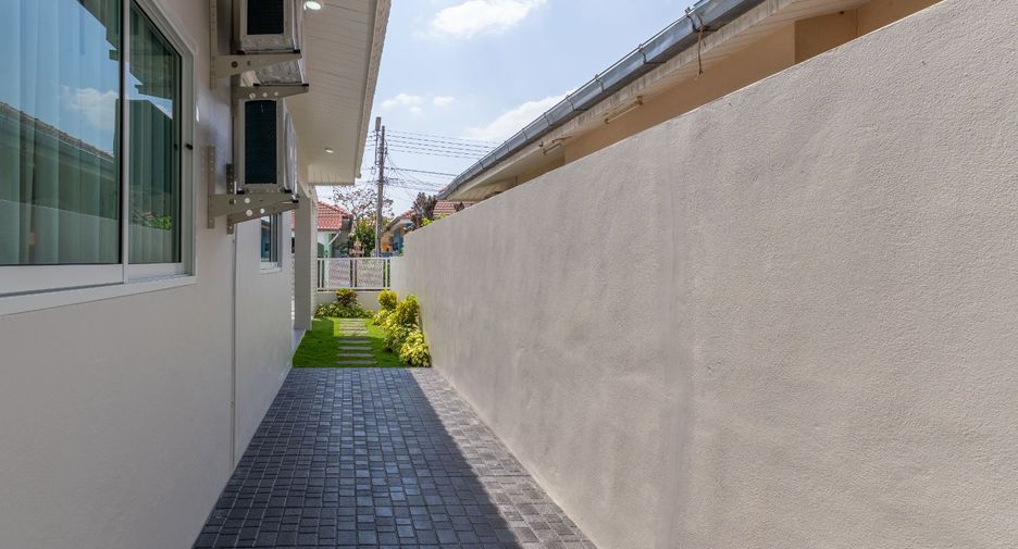 For sale 3 bedrooms house in Bang Lamung, Chonburi