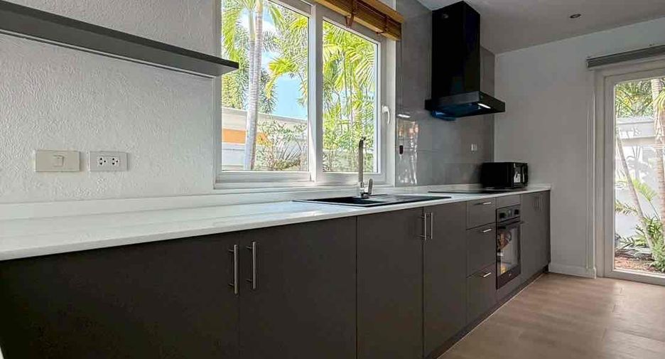 For rent 3 bedrooms villa in Bang Lamung, Chonburi