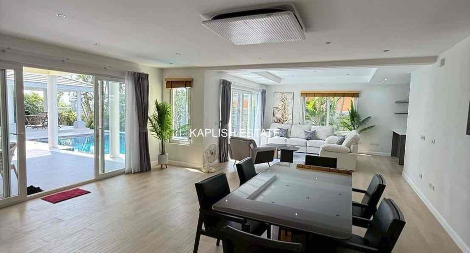 For rent 3 bedrooms villa in Bang Lamung, Chonburi