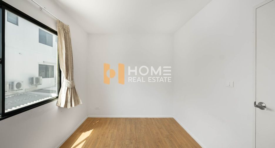 For sale 3 ベッドルーム townhouse in Bang Kruai, Nonthaburi
