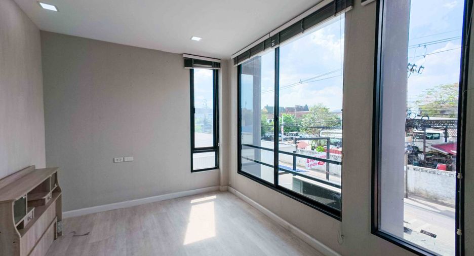 For sale retail Space in Bang Sao Thong, Samut Prakan