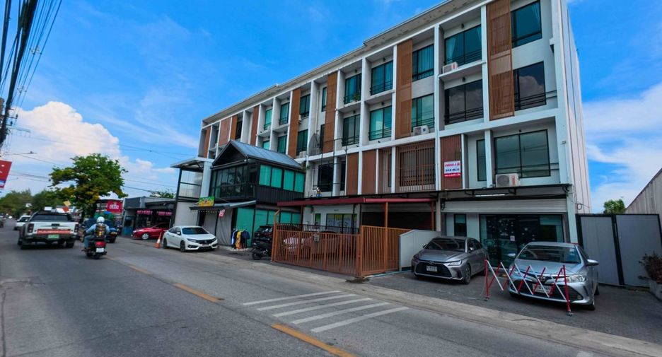 For sale retail Space in Bang Sao Thong, Samut Prakan