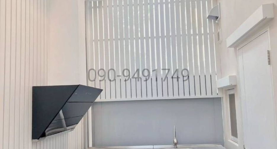 For rent 3 bedrooms townhouse in Prawet, Bangkok