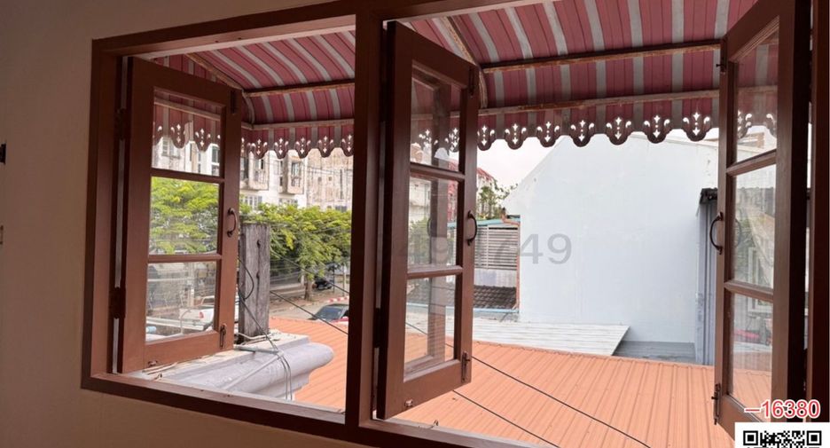For rent 8 bedrooms retail Space in Khan Na Yao, Bangkok