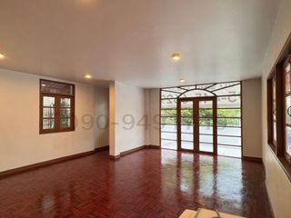 For rent 8 bedrooms retail Space in Khan Na Yao, Bangkok