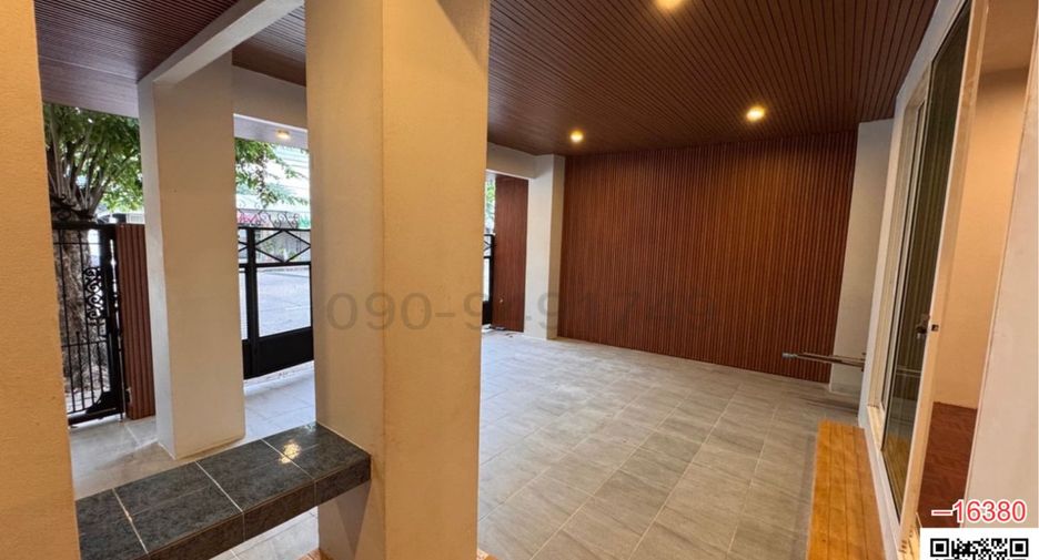 For rent 8 bedrooms retail Space in Khan Na Yao, Bangkok