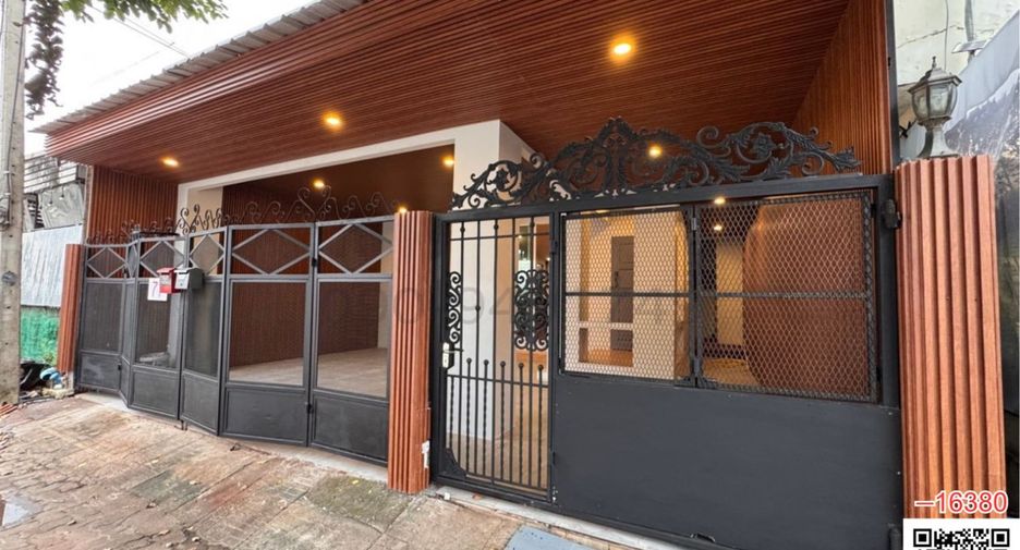 For rent 8 bedrooms retail Space in Khan Na Yao, Bangkok