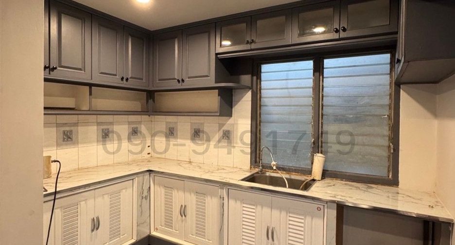 For rent 8 bedrooms retail Space in Khan Na Yao, Bangkok