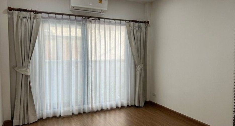 Haus zur Miete mit 4 Zimmer in Thanyaburi, Pathum Thani
