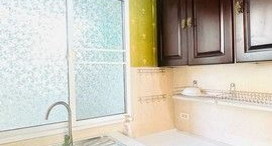 Аренда 3 спальни дом в Банг Кхен, Бангкок