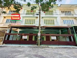出售 4 卧室 联排别墅 在 Pak Kret, Nonthaburi
