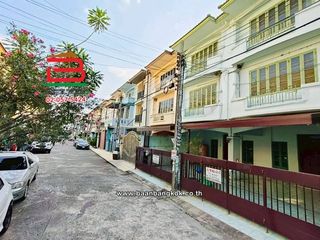 出售 4 卧室 联排别墅 在 Pak Kret, Nonthaburi