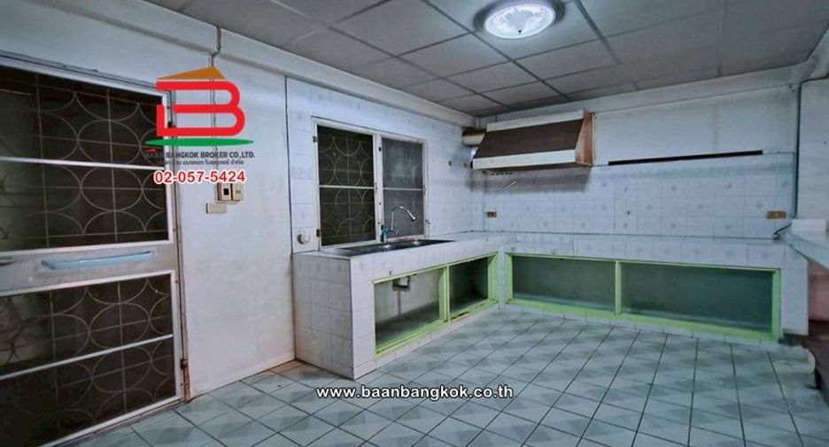 For sale 4 bedrooms townhouse in Pak Kret, Nonthaburi
