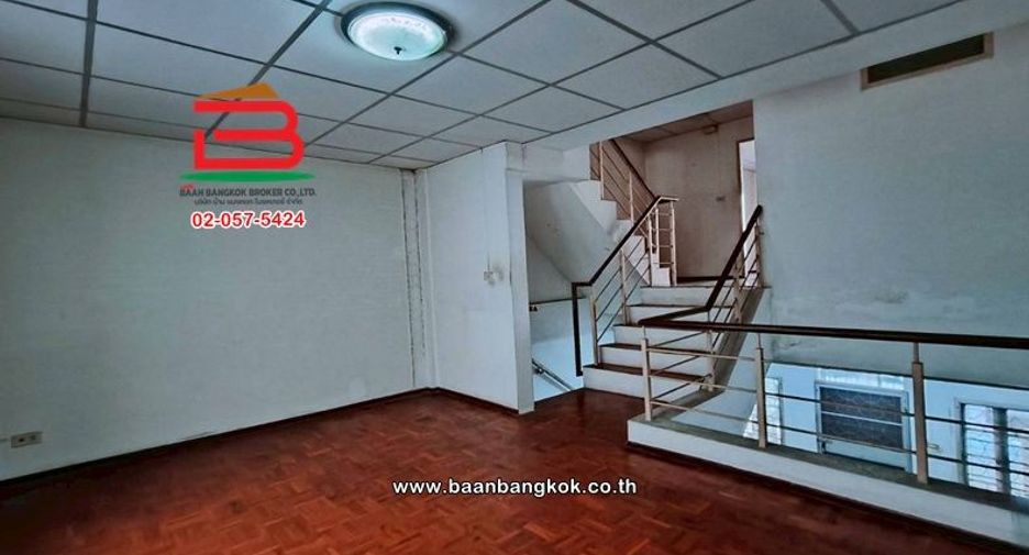 For sale 4 bedrooms townhouse in Pak Kret, Nonthaburi
