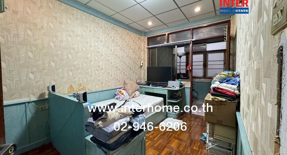 出售 4 卧室 联排别墅 在 Bangkok Yai, 曼谷