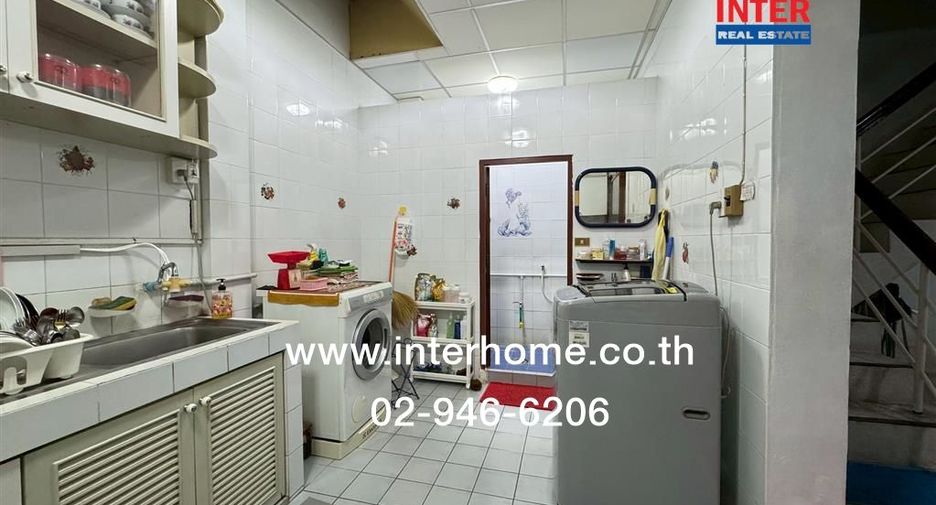 出售 4 卧室 联排别墅 在 Bangkok Yai, 曼谷